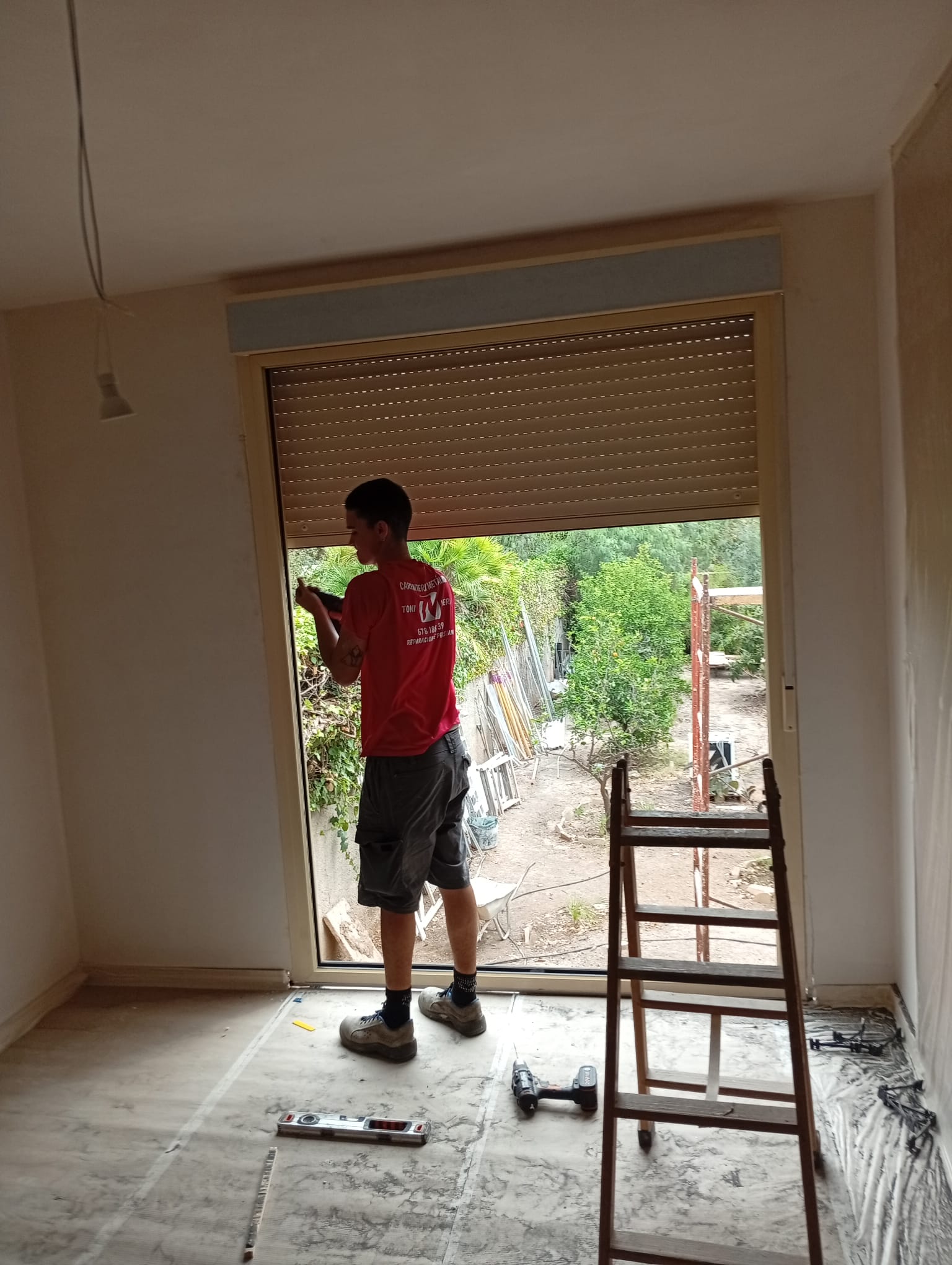 Instalación y reparación de una persiana